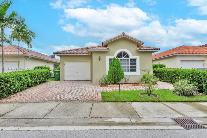 Property Photo:  113 Danielle Ct  FL 33326 