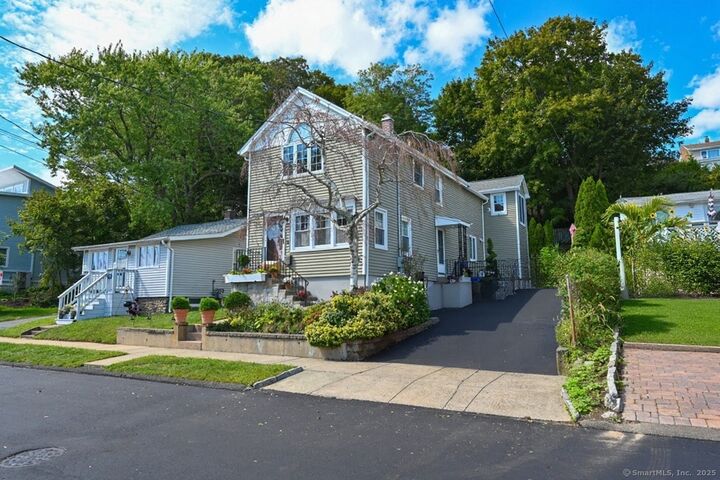 Property Photo: 76 Hawthorne Street CT 06516
