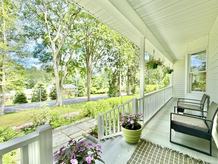 Property Photo:  203 Skyline Lane  CT 06903 