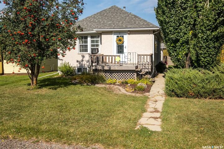 202 Cambridge Street  Prince Albert SK S6V 2Y3 photo