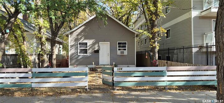 124 O Avenue S  Saskatoon SK S7M 2R5 photo
