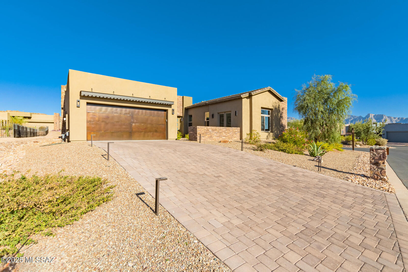 Property Photo:  14184 N Hidden Enclave Place  AZ 85755 