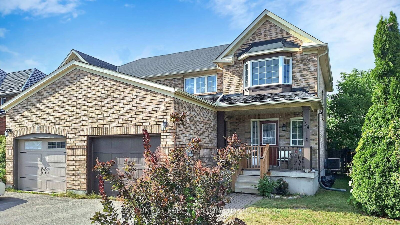 Photo de la propriété:  138 Tunbridge Road  ON L4M 6T1