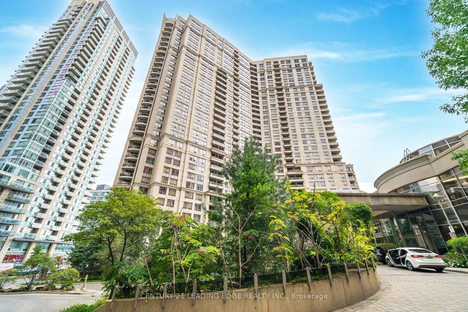 Property Photo:  3880 Duke Of York Boulevard 1609  ON L5B 4M7 