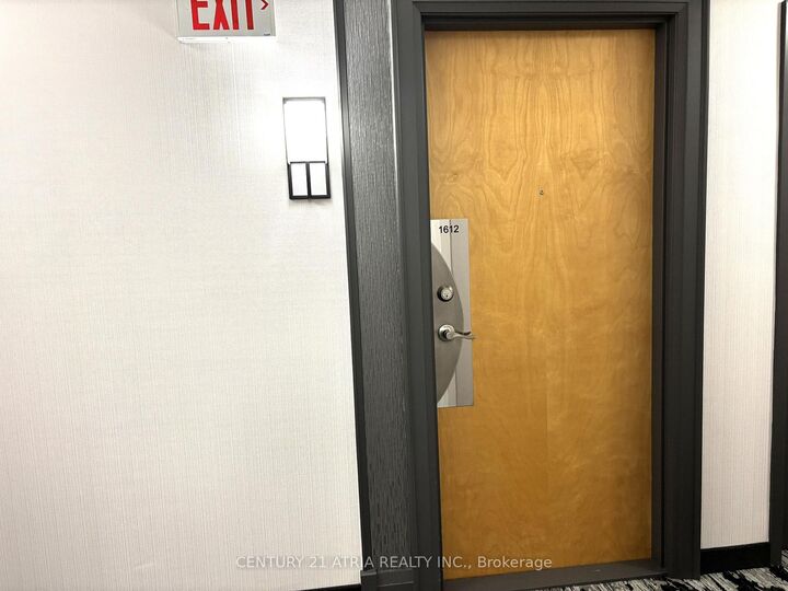 Property Photo:  4968 Yonge Street 1612  ON M2N 7G9 