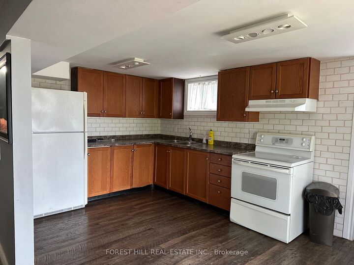 Property Photo:  354 Britannia Avenue Lower  ON L3Z 1A7 