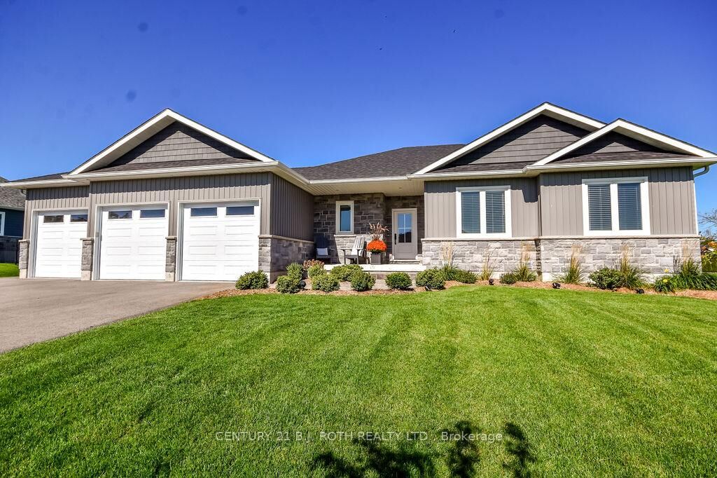 Property Photo:  51 Cheslock Crescent  ON L3V 8N8 