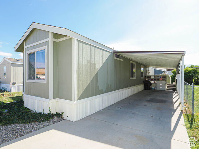 Property Photo: 3583 S Byde-A-While Rd UT 84119
