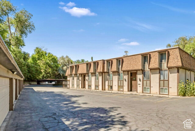 Property Photo:  5561 S Willow Ln F  UT 84107