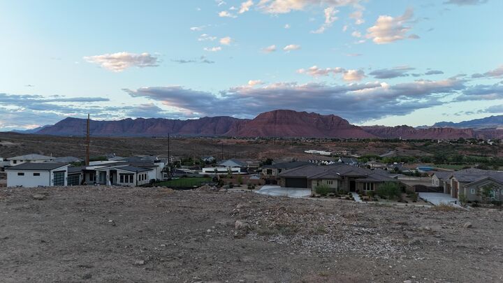 Property Photo:  3942 Sunrise Dr  UT 84765 