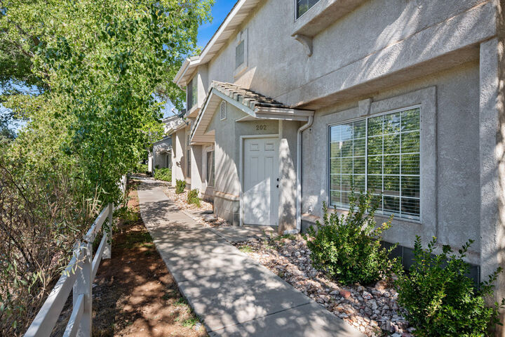 684 W Buena Vista #202  Washington UT 84780 photo