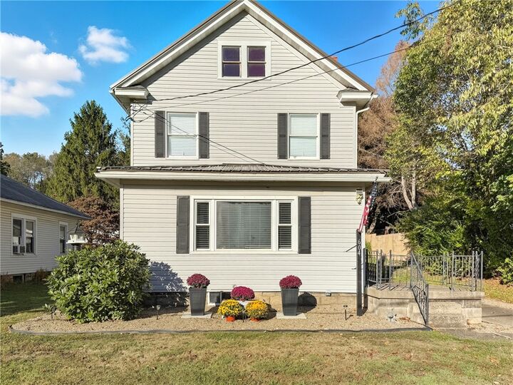 Property Photo: 604 Walnut St PA 16343