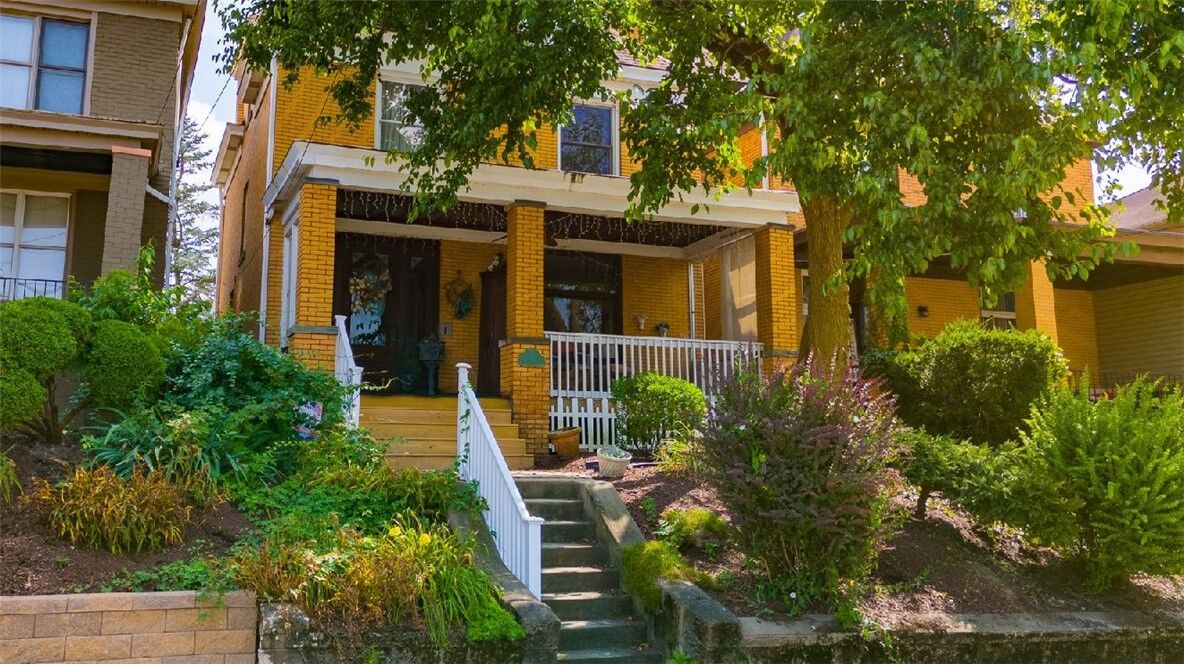 Property Photo:  31 Claus Ave  PA 15227 
