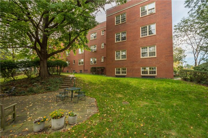 Property Photo:  415 Bigham Street 23  PA 15211 