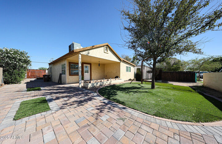 8223 S Calle Azteca --  Guadalupe AZ 85283 photo