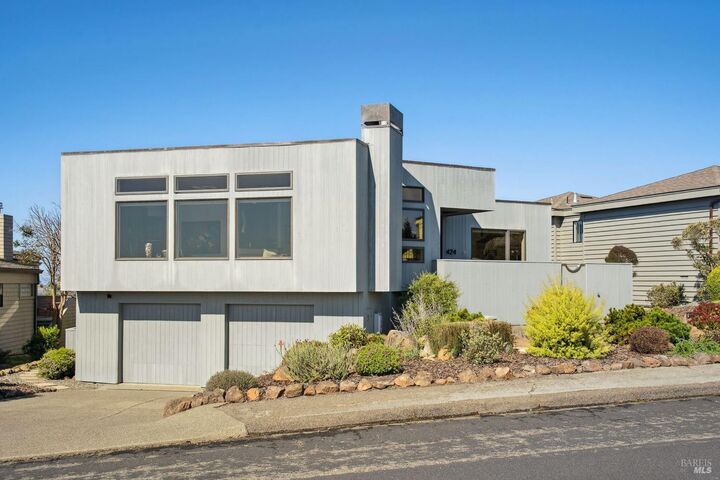 Property Photo: 424 Loon Court CA 94923