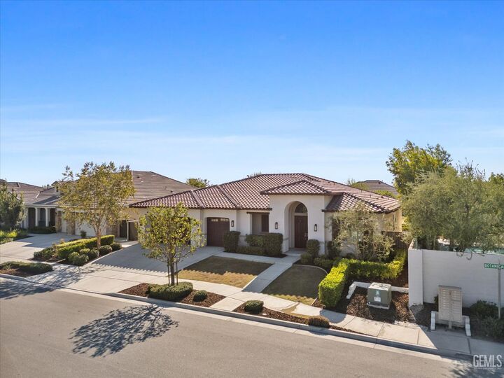 Property Photo: 3615 Botanical Drive CA 93311