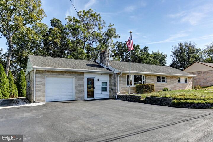 24 Arwin Drive  Hummelstown PA 17036 photo