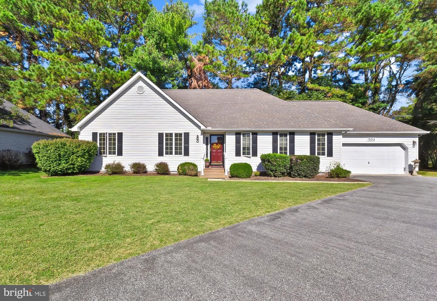 Property Photo: 701 E Upland Court MD 21801