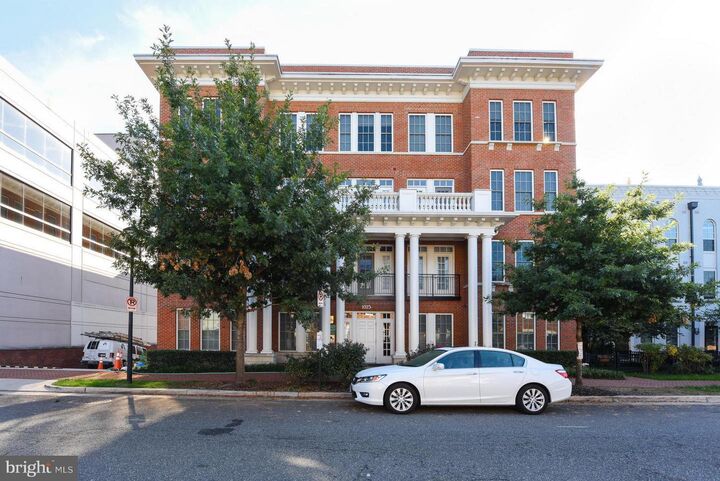 1023 N Royal Street N 405  Alexandria VA 22314 photo