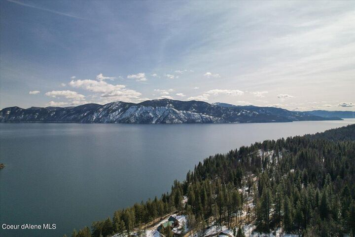 661 Midas Dr  Sagle ID 83860 photo