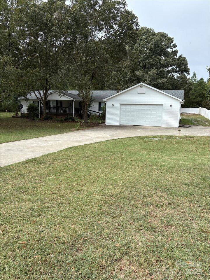 4640 Mel Nunnery Road  Fort Lawn SC 29714 photo