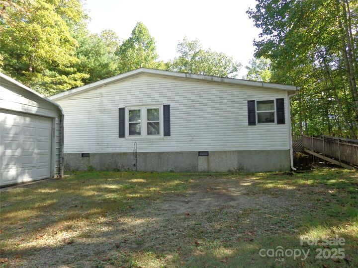 Property Photo:  89 Blue Mountain Road  NC 28730 