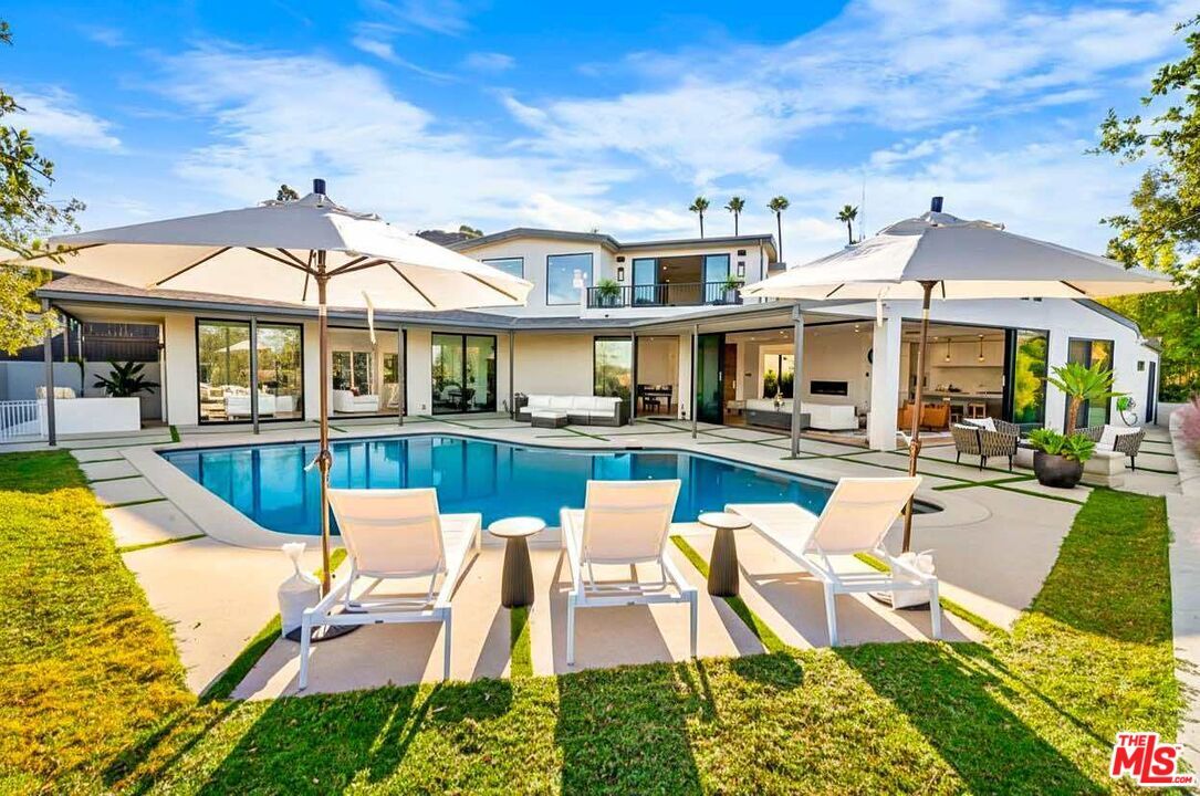 Property Photo:  8545 Charl Ln  CA 90046 