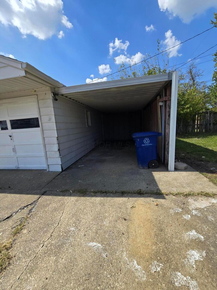 Property Photo: 3401 Walmar Drive OH 43224