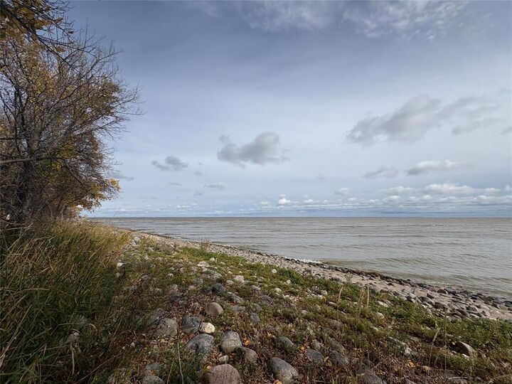 Property Photo:  117 Bayduza Drive  MB R7N 2T3 