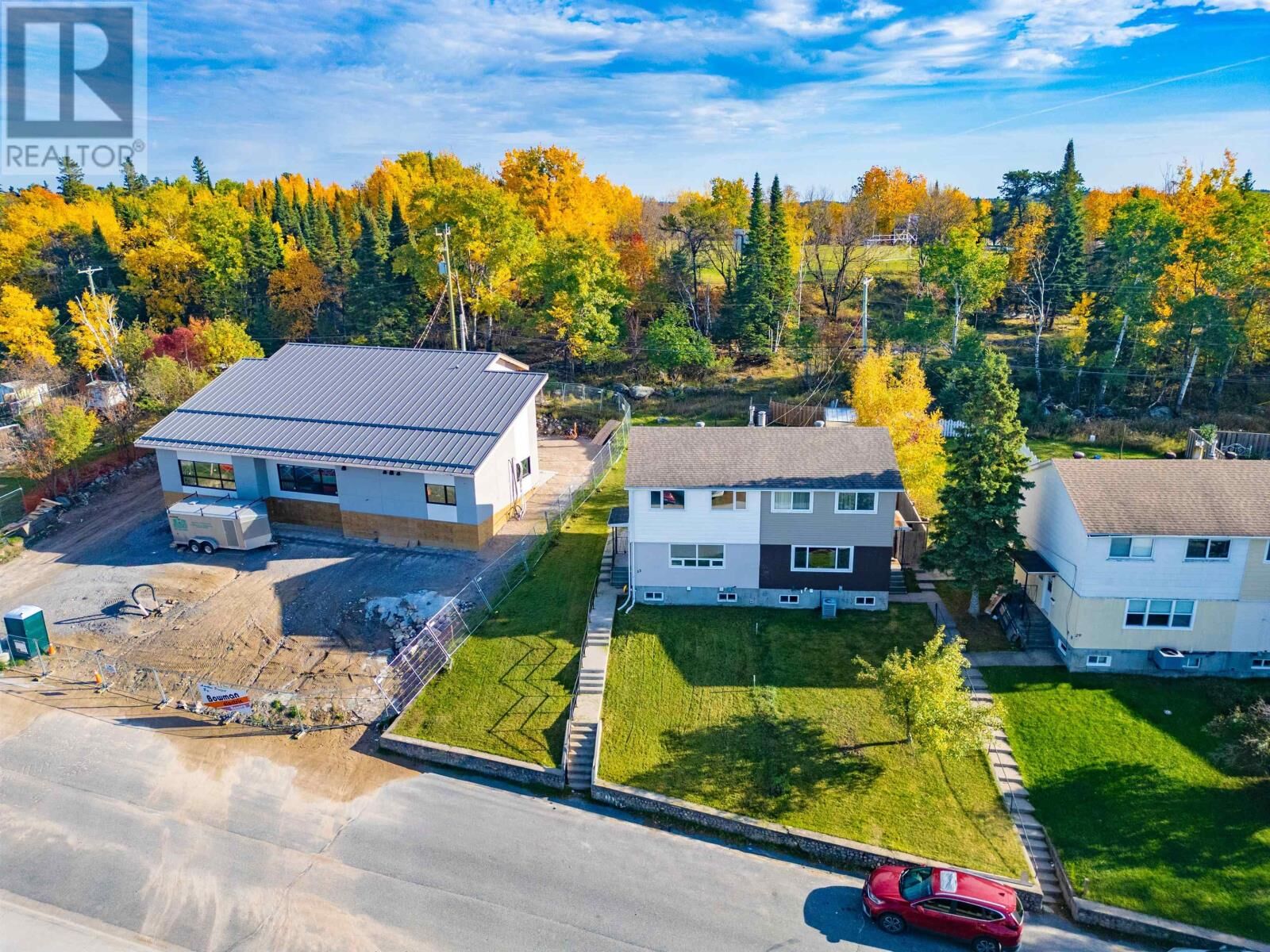 Property Photo:  33 Drewry Drive  ON P9N 2X7 