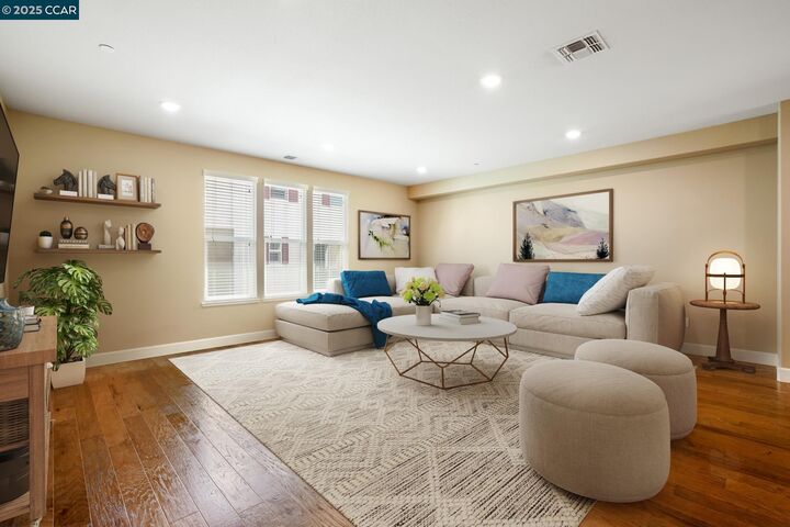 Property Photo:  4016 Windsor Way  CA 94568 