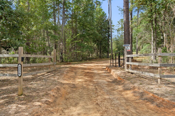 Property Photo:  3350 New Ebenezer Road  FL 32567 