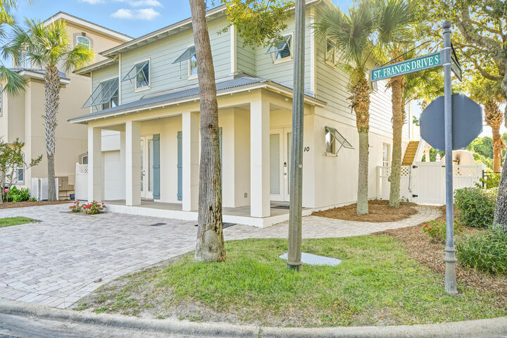 Property Photo: 10 St Francis Dr S FL 32550