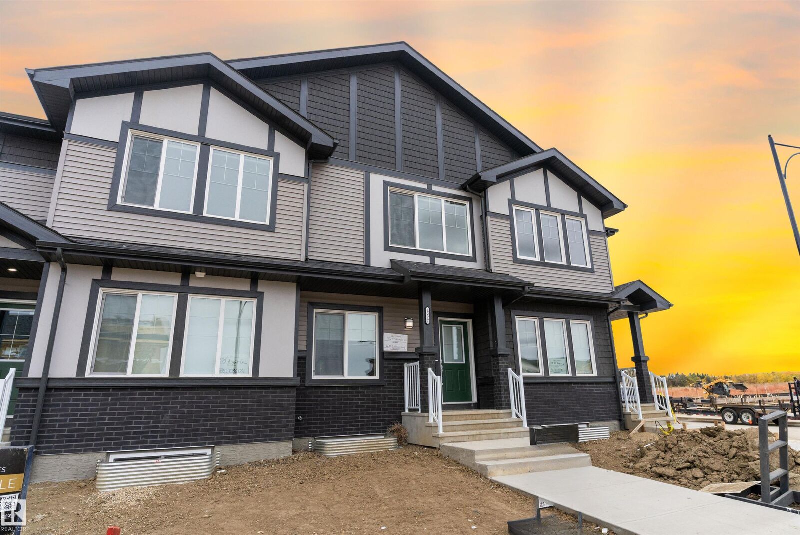 Property Photo:  4277 Kinglet Drive NW  AB T5S 2C2 