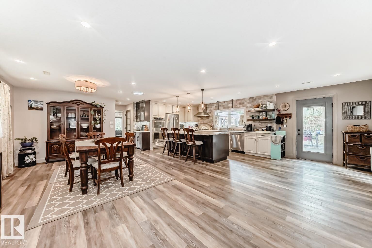 Property Photo:  52145 Rge Road 225 13  AB T8C 1C4 