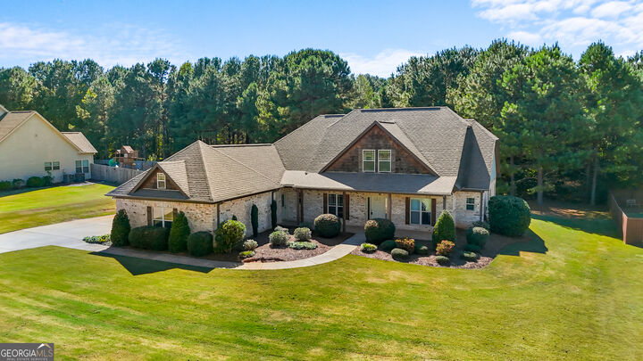 Property Photo: 79 Huntington Way GA 30292