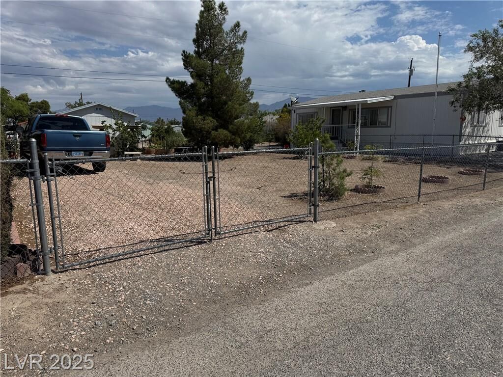 Property Photo:  70 Potter Place  NV 89048 