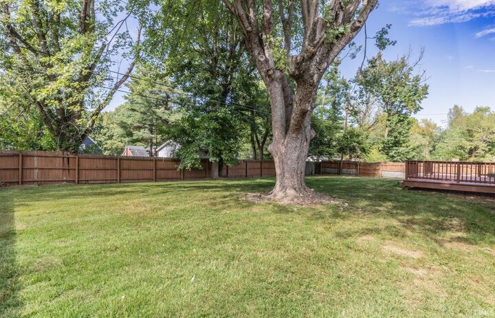 Property Photo:  851 Park Plaza Drive  IN 47715 