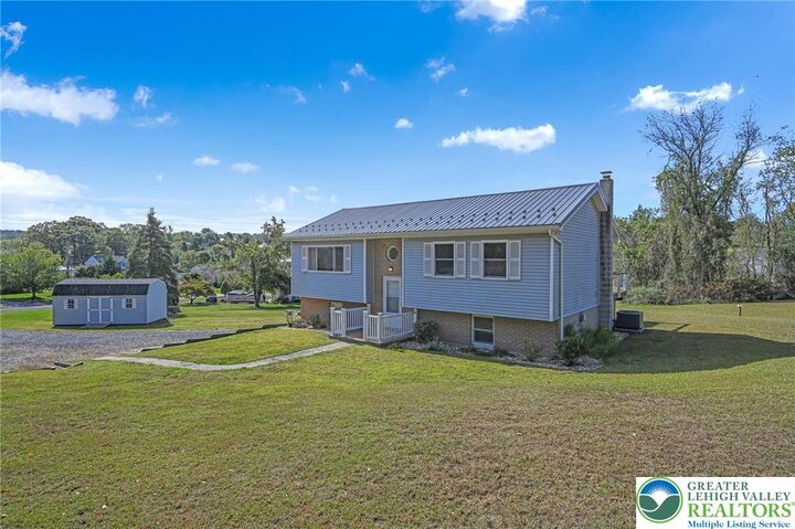 1712 Sitting Bull Drive  Auburn PA 17922 photo