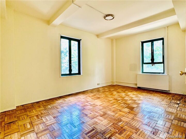 Property Photo:  1 Metropolitan Oval 1B  NY 10462 