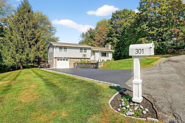 Property Photo: 301 Balmville Lane NY 12550