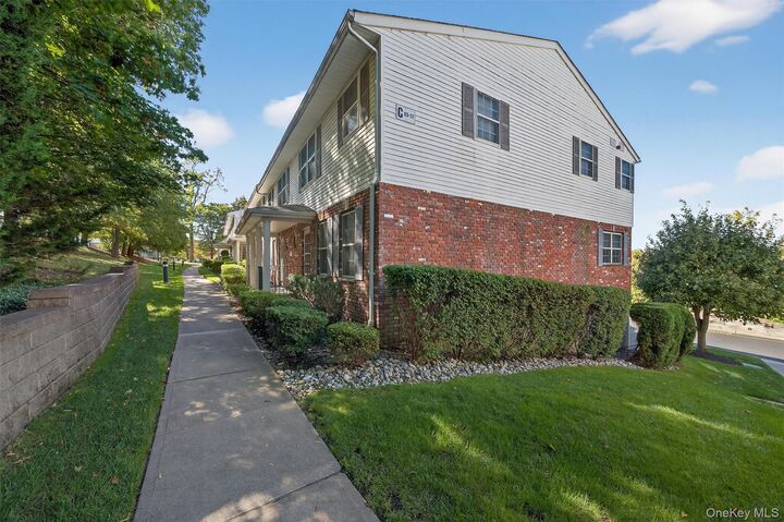 Property Photo:  67 Jamie Court  NY 10901 