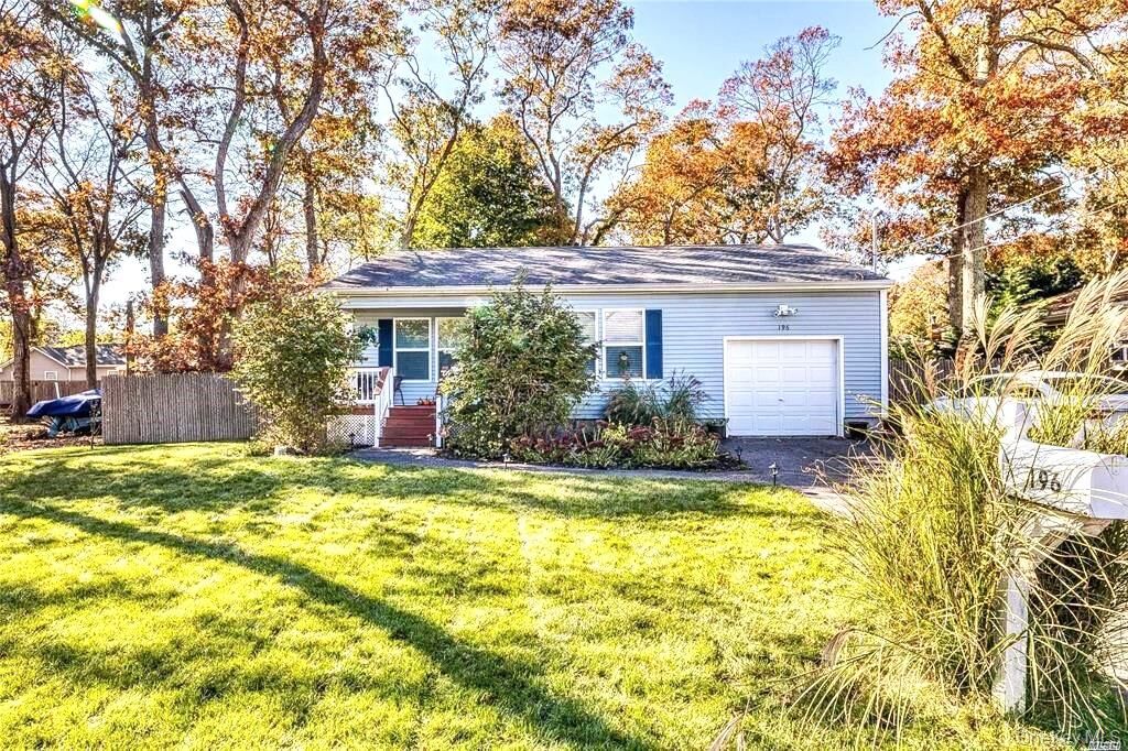 Property Photo:  196 Beaver Drive  NY 11951 