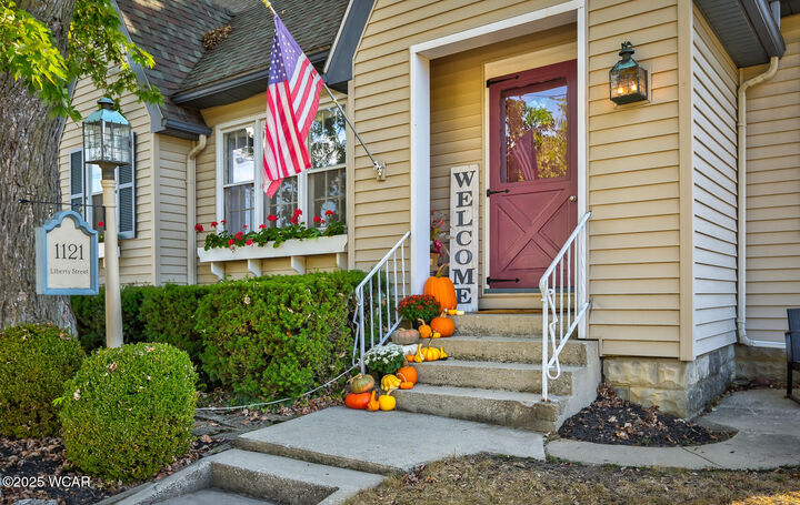 Property Photo:  1121 Liberty Street  OH 45840 