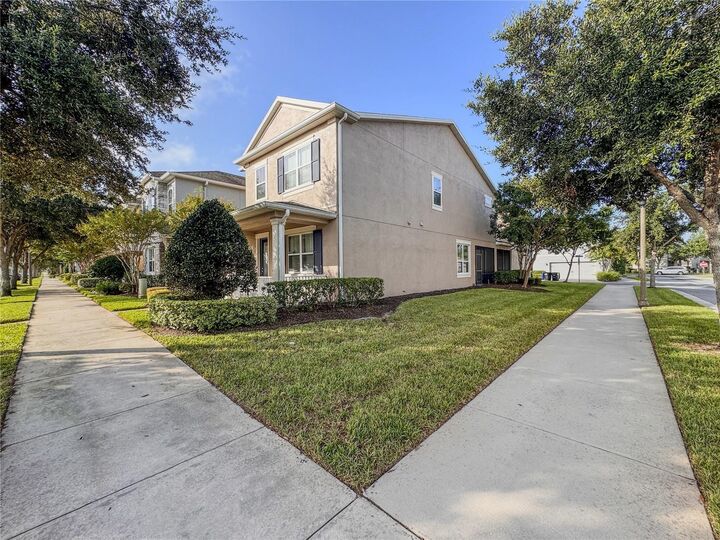 Property Photo:  5518 Thomas Square Drive  FL 34787 
