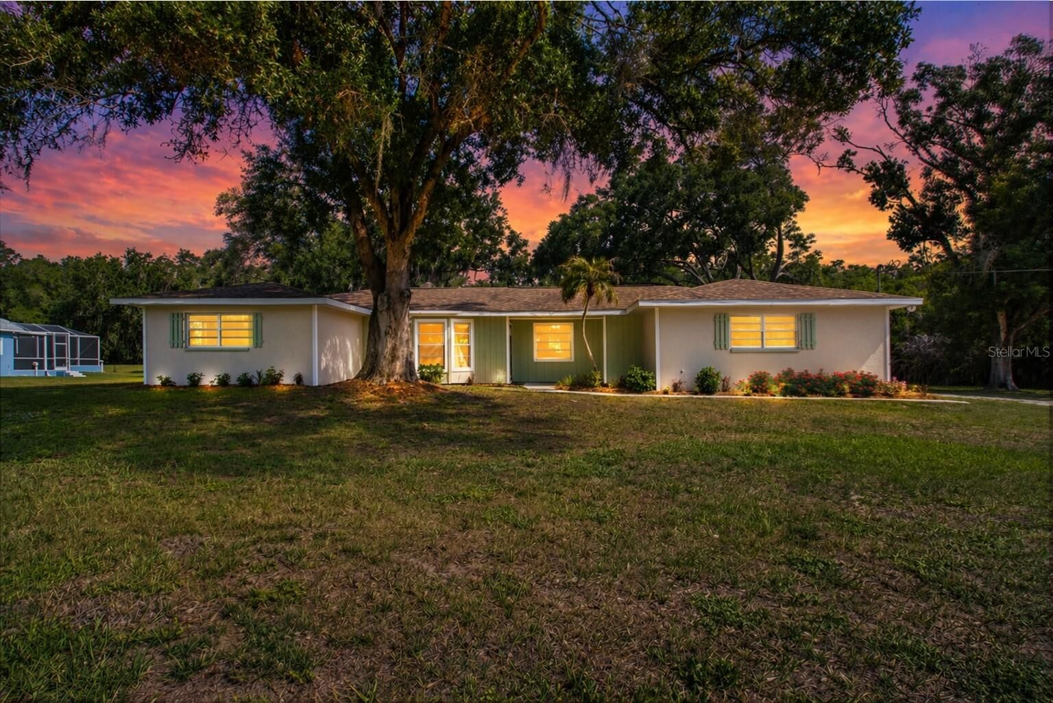 Property Photo:  2205 Butch Cassidy Trail  FL 33598 