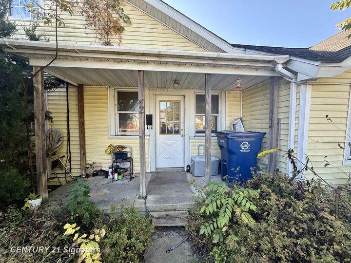 Property Photo:  710 Chesaning Street  MI 48655 