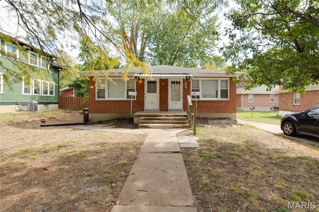 Property Photo: 12-14 N Maple Avenue MO 63135