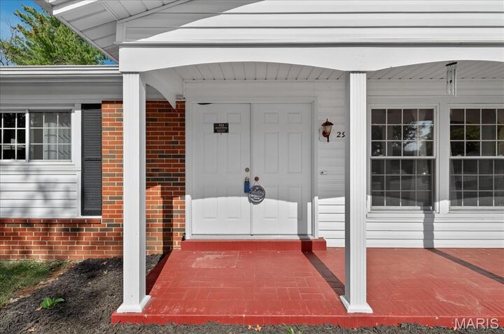 Property Photo: 2953 New Castle Drive MO 63033